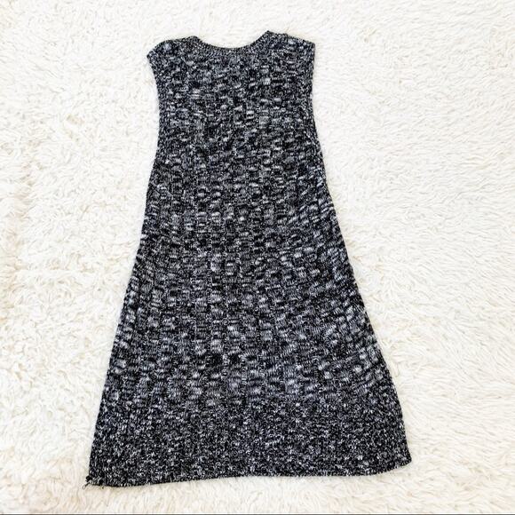 EXPRESS Black & White Sleeveless High Low Sweater size Small - Picture 3 of 7